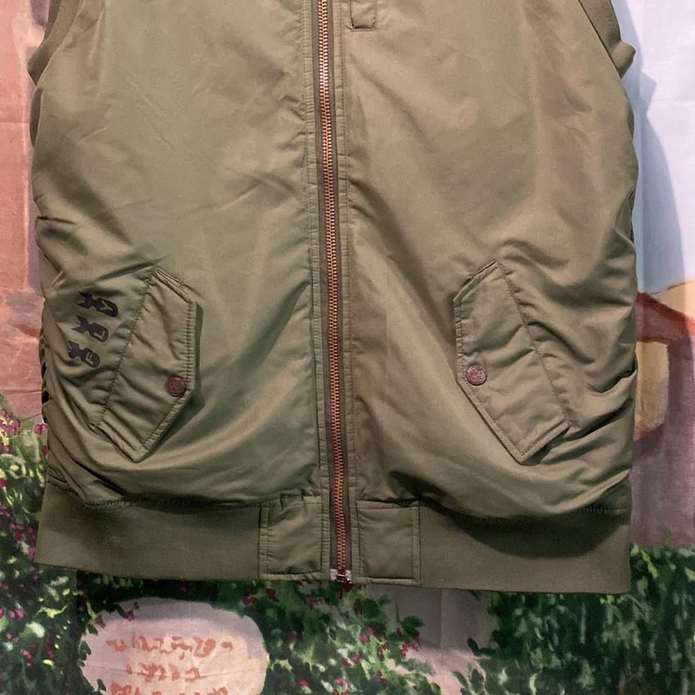 Born Fly puffer vest - Picture 4 of 16